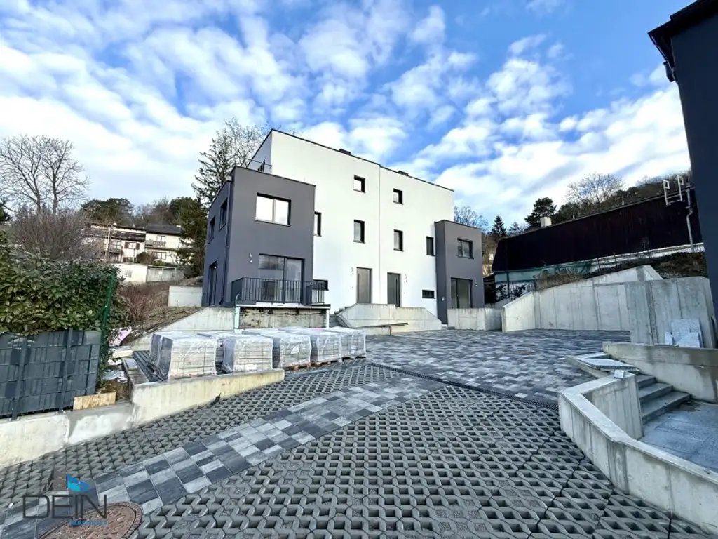 PREISREDUKTION! EXKLUSIVE 4-5 ZIMMER DOPPELHAUSHÄLFTEN MIT FREIFLÄCHEN IN GRÜNRUHELAGE!