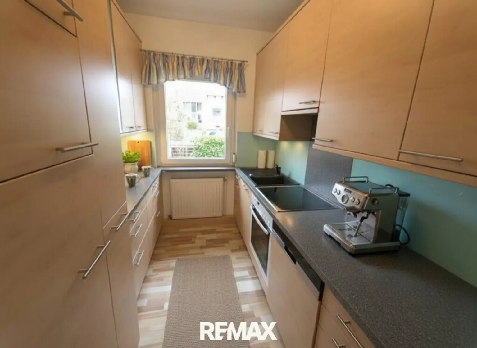 Küche, ausgestattet mit allen Geräten