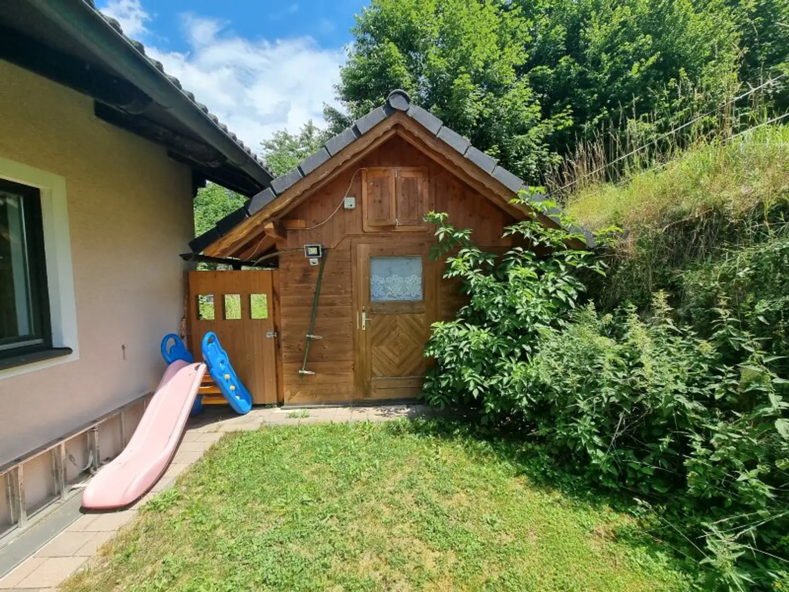 Großzügiges Landhaus sucht neuen Besitzer!