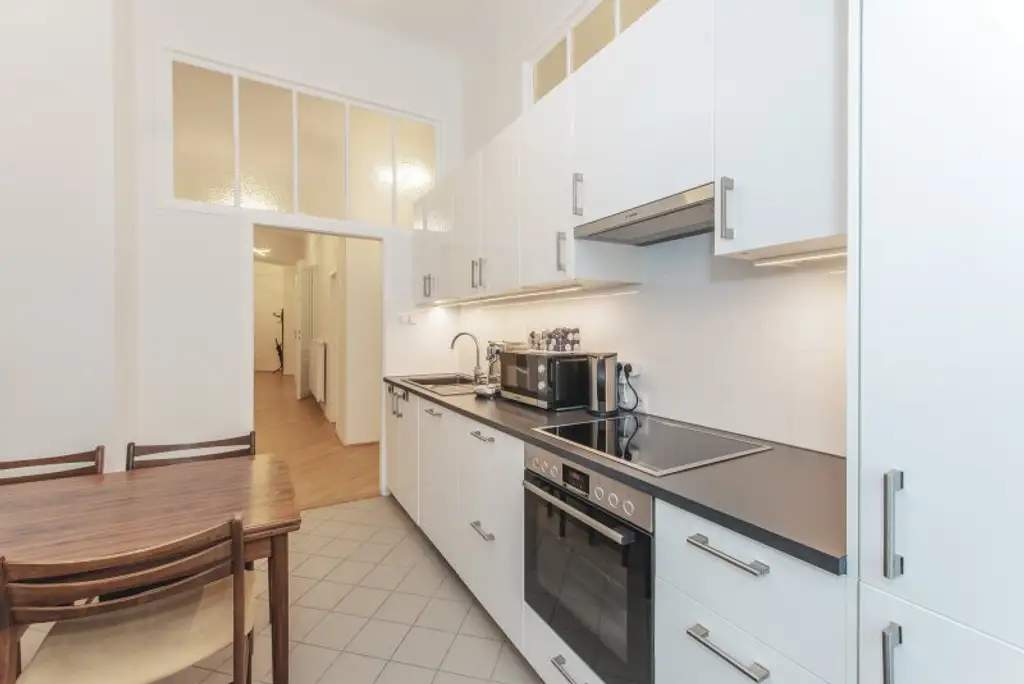 Provisionsfrei! All-In-Bürozimmer am Brahmsplatz als Untermiete!