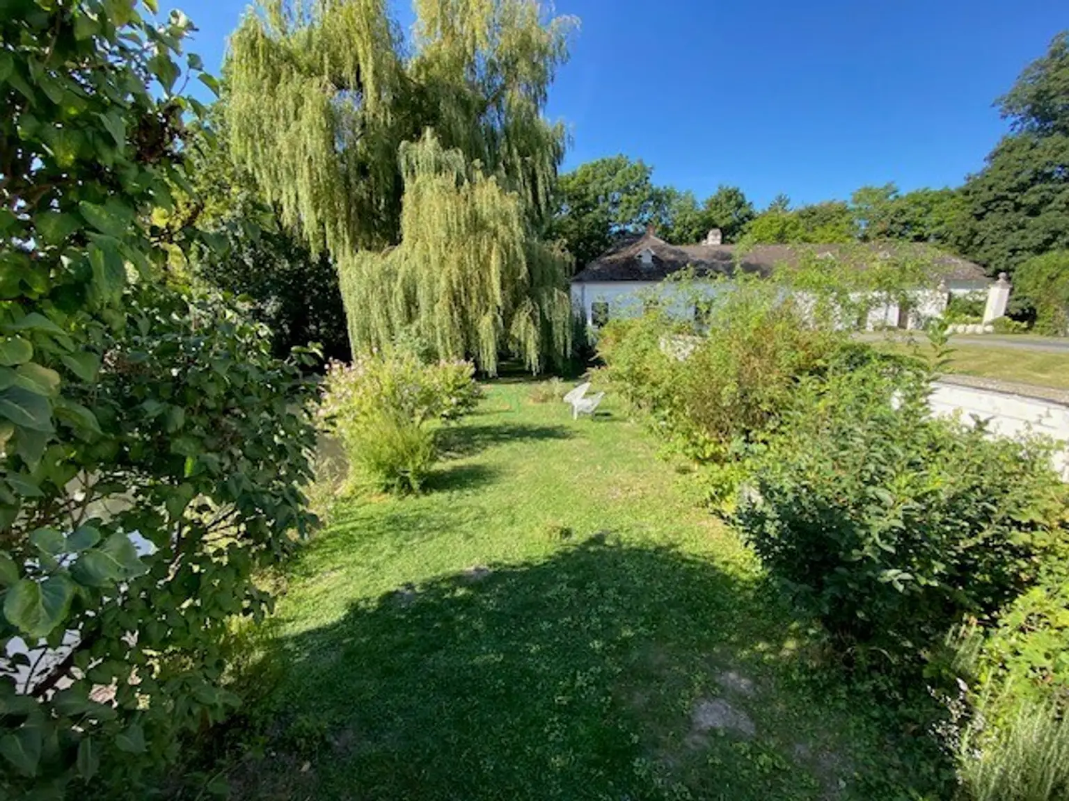 Traumhafte Gartenwohnung in Ebergassing: 140m² gepflegt mit Einbauküche und Badewanne!