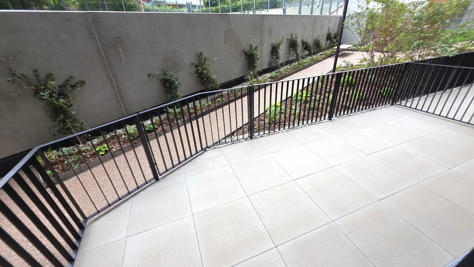 DC-FLATS: High-End-Apartment next UNO-City!! ERSTBEZUG!!
