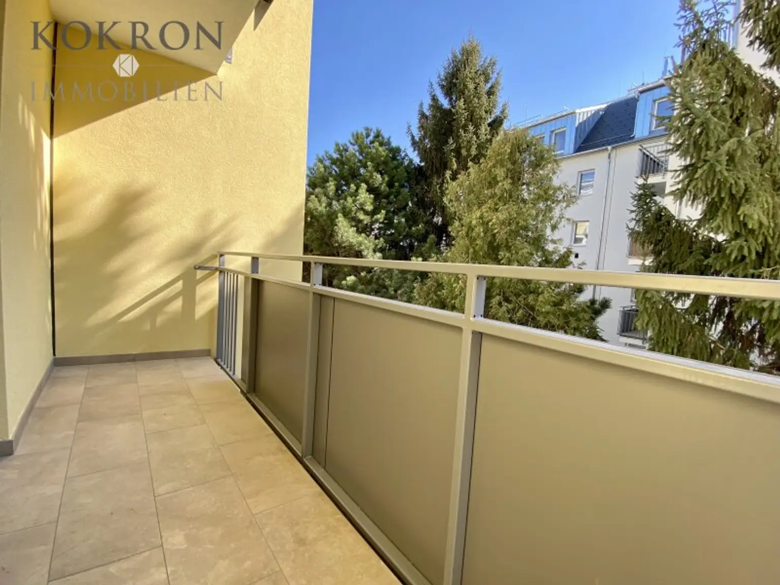 Loggia mit Grünblick