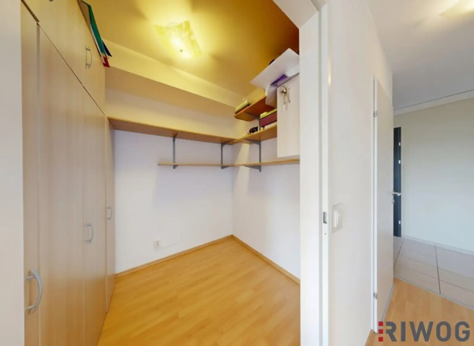 Abstellraum / Begehbarer Kleiderschrank