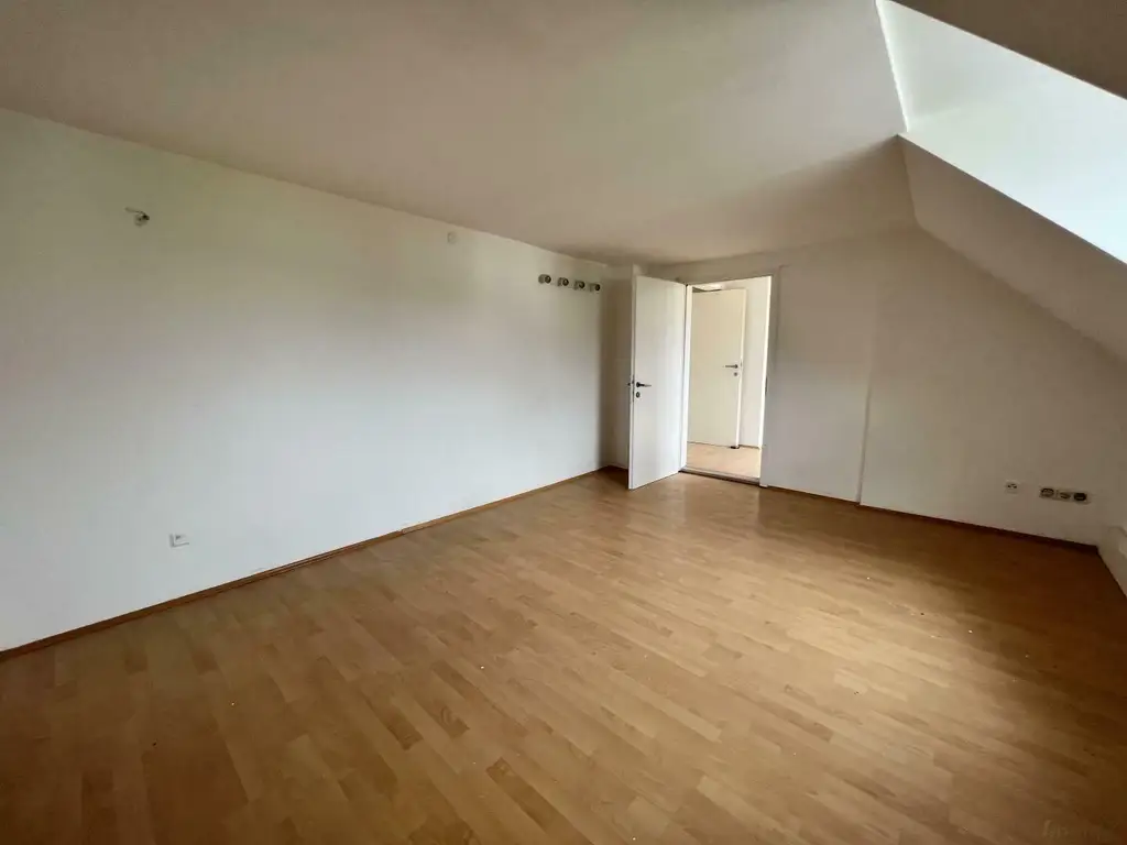 Gratkorn, Wohnung mit 3 extra Zimmer, möblierte Küche, Bad & Balkon  +Provisionsfrei+