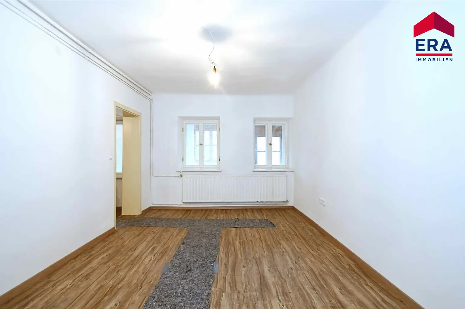 Sanierter Bauernhof mit zwei Wohnungen und großem Grundstück –ideal für Pferdeliebhaber und Familien