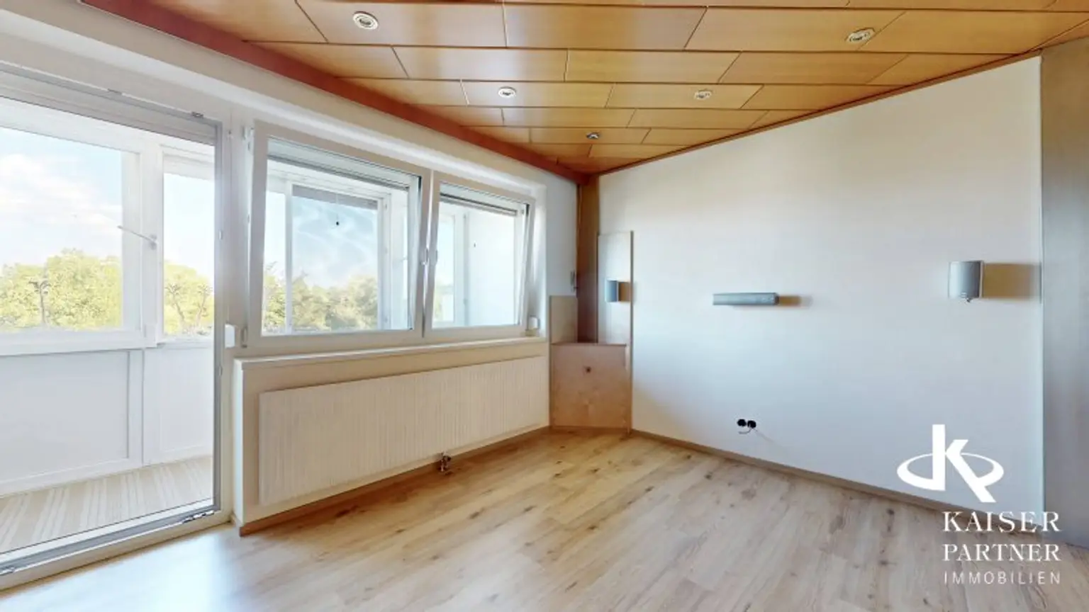 HELLE 3-ZIMMERWOHNUNG MIT LOGGIA IN GRÜNOASE!