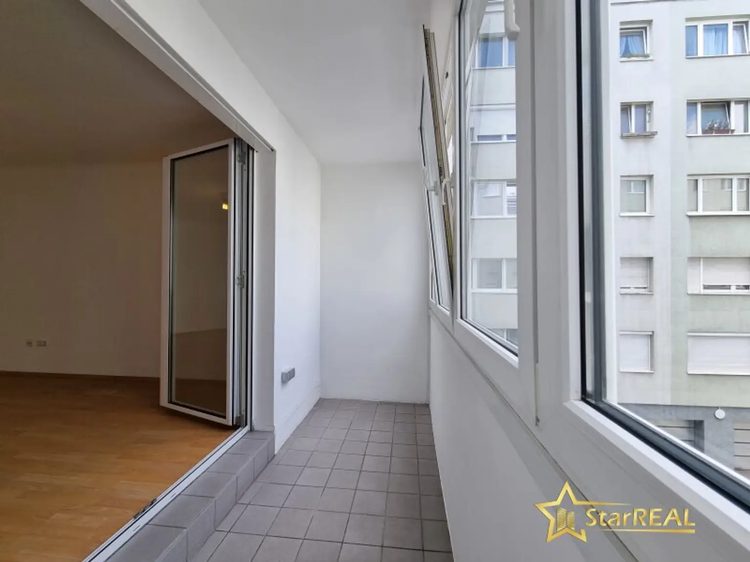 FERNWÄRME-HEIZUNG! ÄUSSERST GEPFLEGTE 3 ZIMMER-WOHNUNG IM 2. LIFTSTOCK. ZENTRALE, RUHIGE LAGE.
