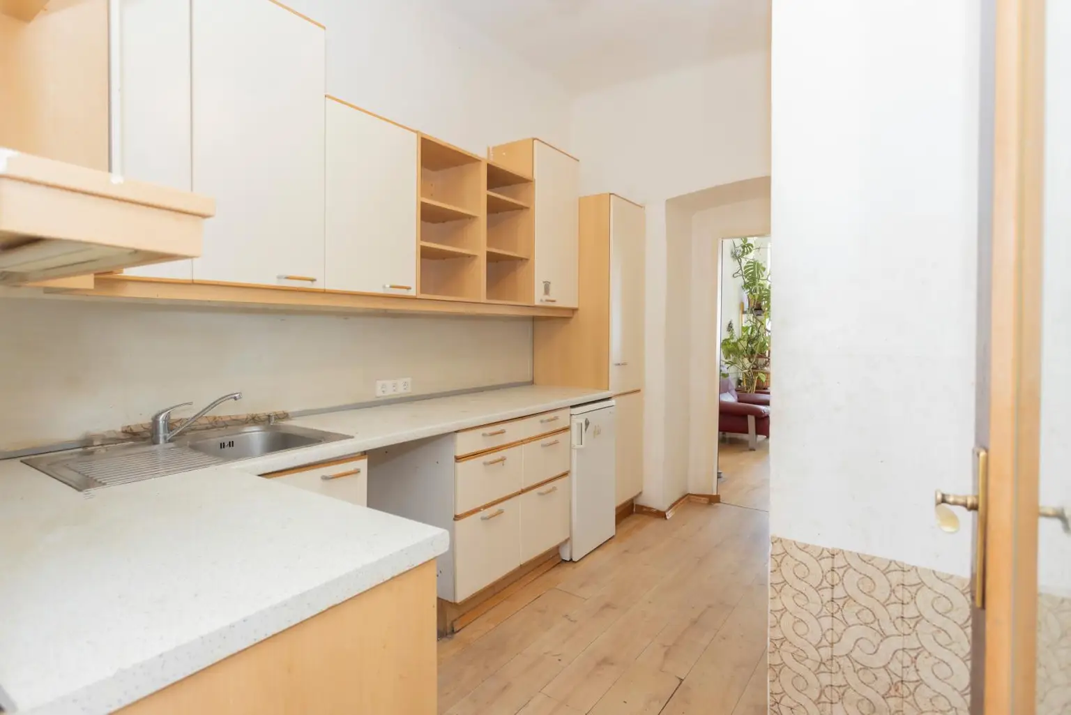 Investieren oder selbst gestalten – 3.Zimmer - 63 m² Altbaujuwel im 16. Bezirk