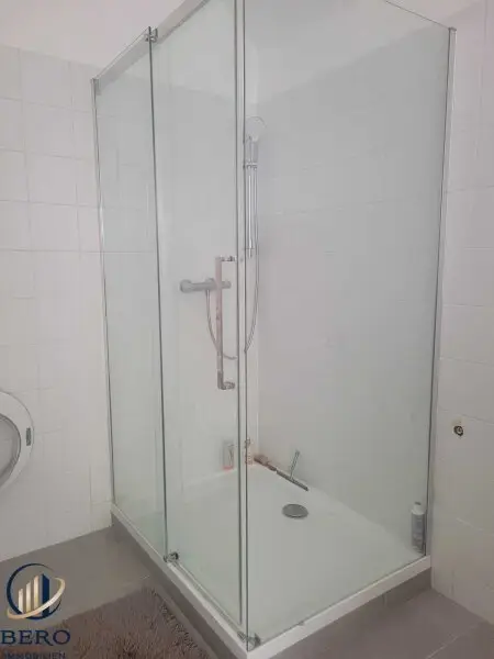 "Diese 5 Zimmer-Altbauwohnung mit sonniger Terrasse wartet genau auf SIE"