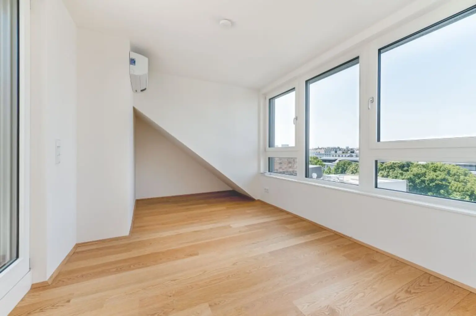 3-Zimmer-Maisonette mit Dachterrasse nahe Rochusmarkt zu vermieten!