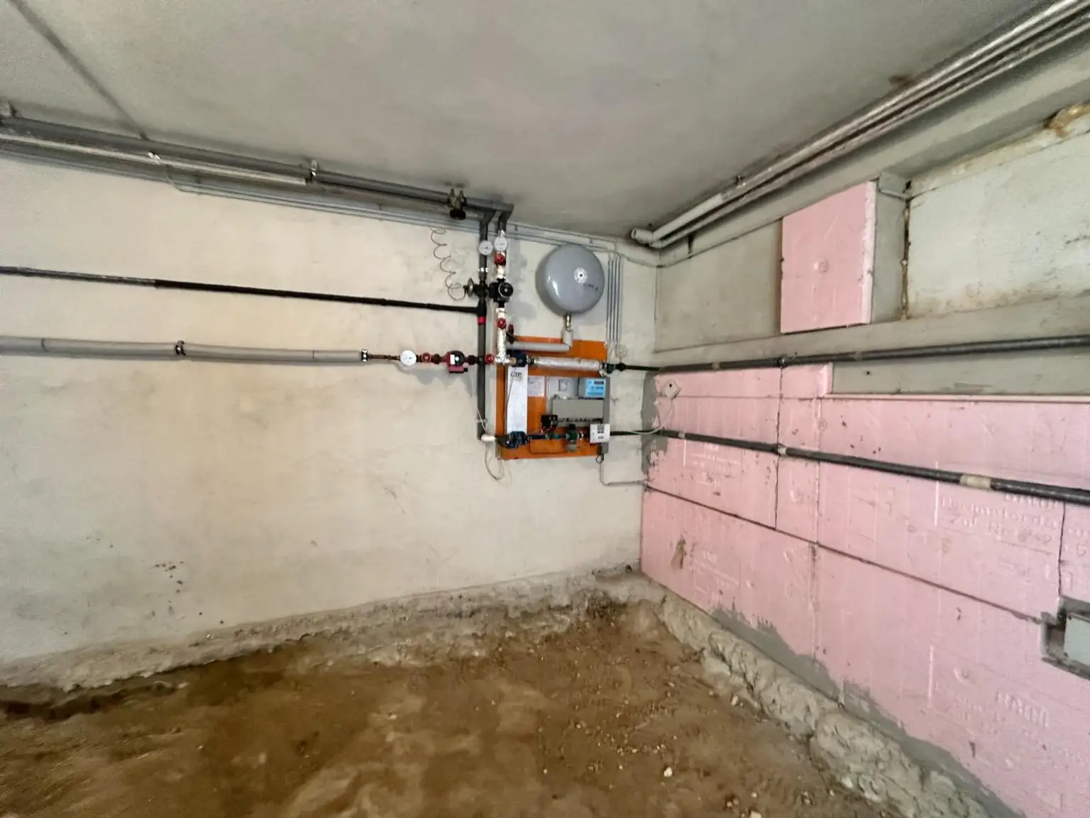 Ländliches Paradies - Sanierungsbedürftiges Landhaus auf großem Grundstück!