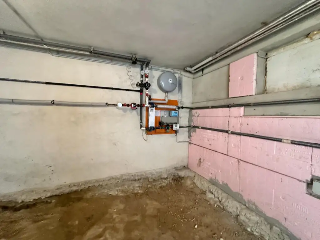 Ländliches Paradies - Sanierungsbedürftiges Landhaus auf großem Grundstück!