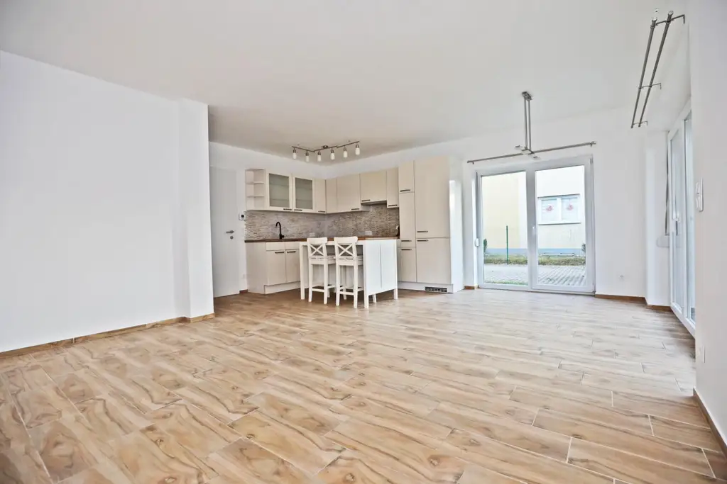 Neuwertige, moderne Doppelhaushälfte zum Verkauf