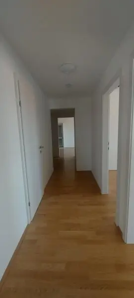 3-Zimmer-Wohnung mit Loggia und Tiefgaragenstellplatz (Top 14)