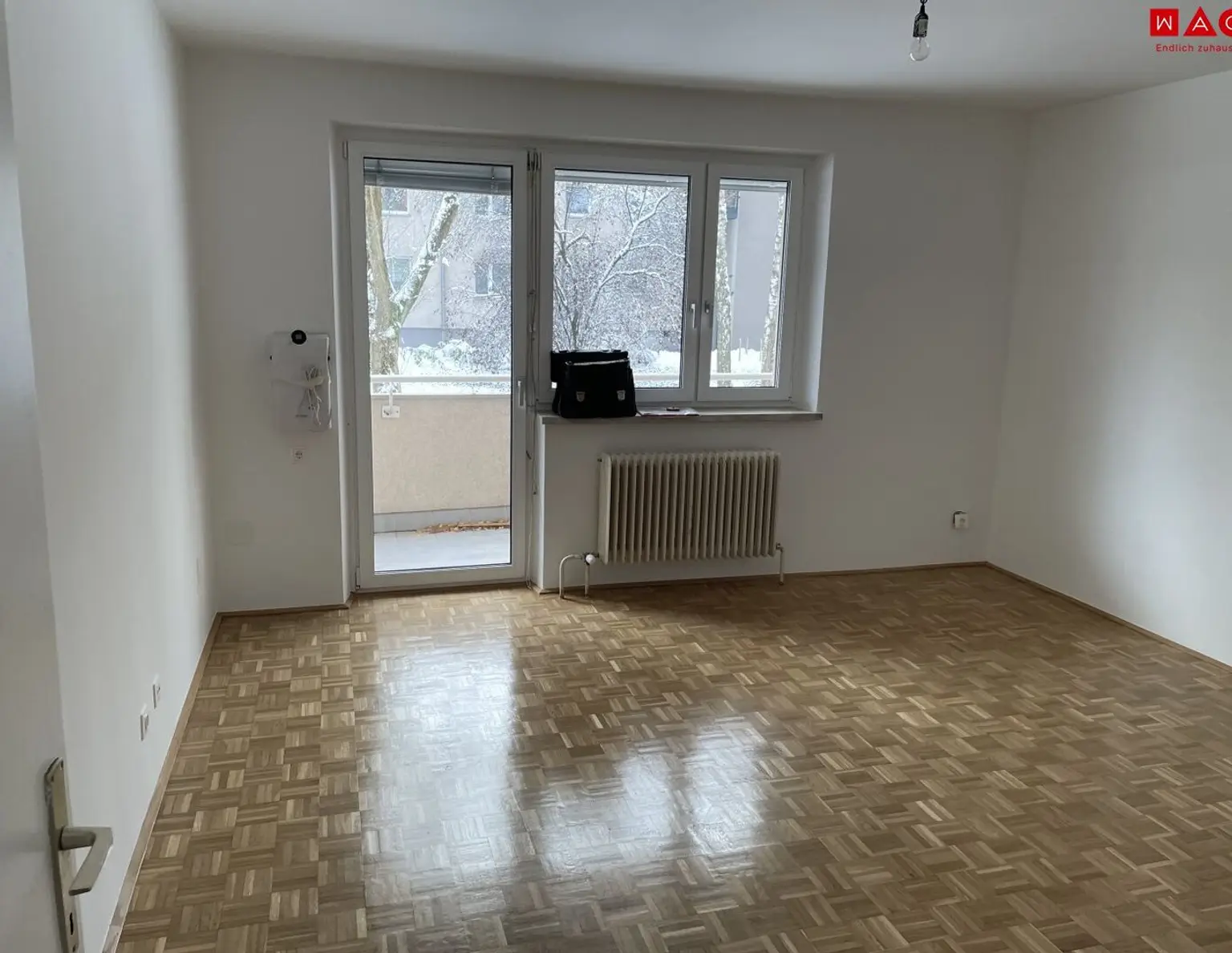 Sehr gute Infrastruktur - Nähe Straßenbahn! Großzügige 2-Raum-Wohnung mit Loggia!