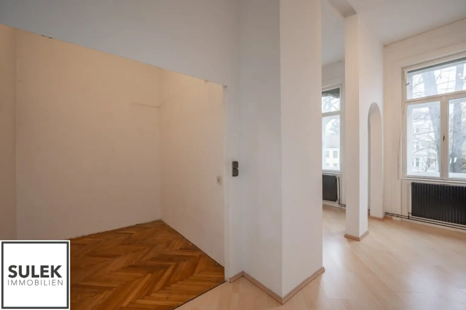 Adaptierungsbedürftige Erkerwohnung direkt beim Schloss Schönbrunn - 3 Zimmer