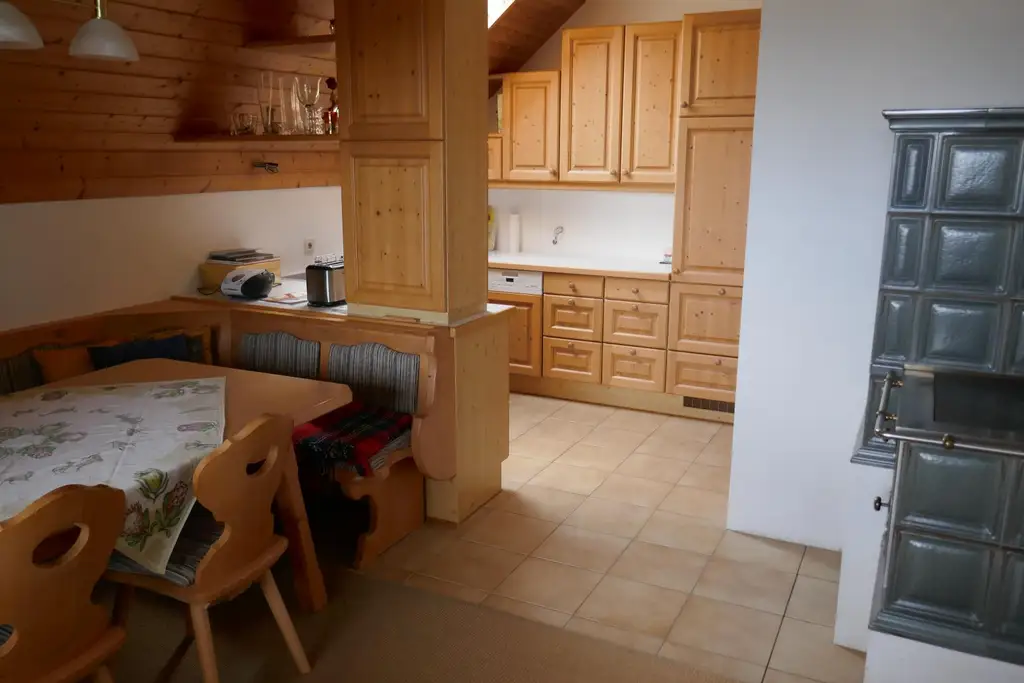 Geräumiges Ein-Zweifamilienhaus mit Seeblick-in 2 Wohnungen teilbar