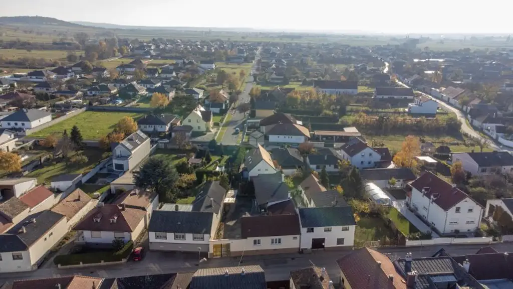 Charmantes Haus mit 2 Wohneinheiten mit Innenhof & Garage – Ruhelage nahe Rust und dem Neusiedler See