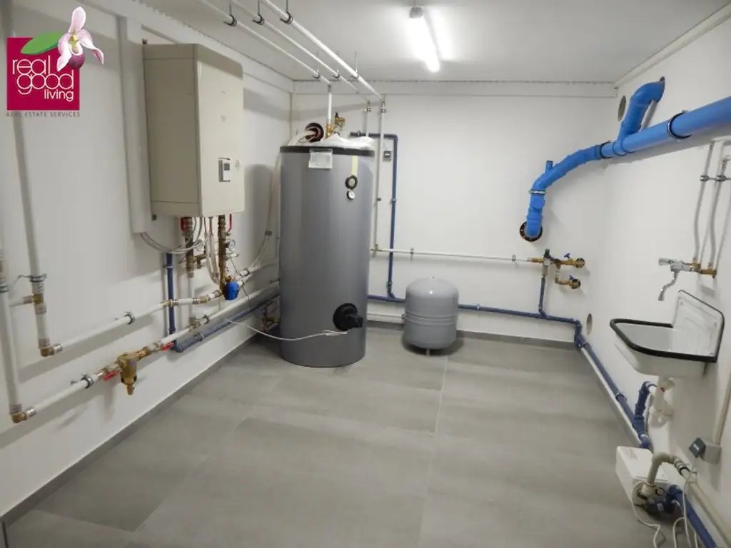 PROVISIONSFREI – Villa mit Pool, voll unterkellert – mit Top-Ausstattung