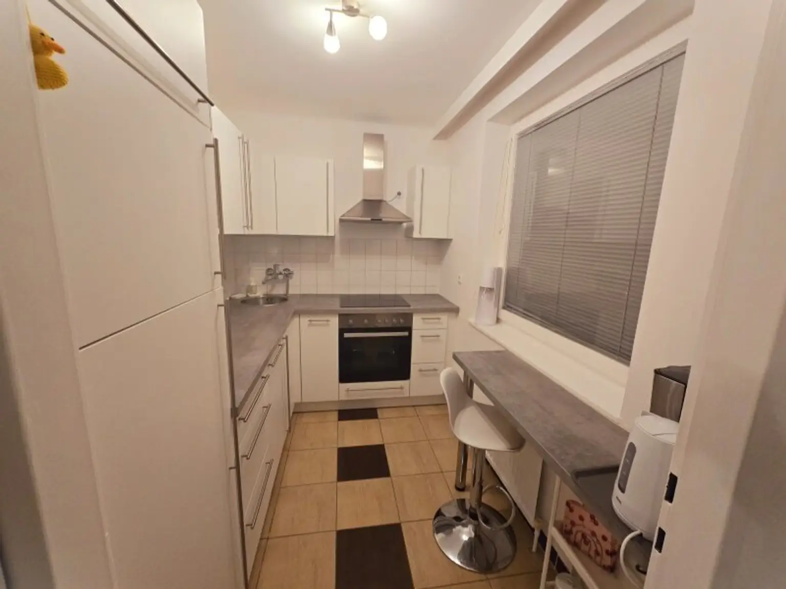 ++ VIS A VIS U1 UND FUßGÄNGERZONE! + NEUBAU+CHARMANTE WOHNUNG MIT GROßER LOGGIA ++