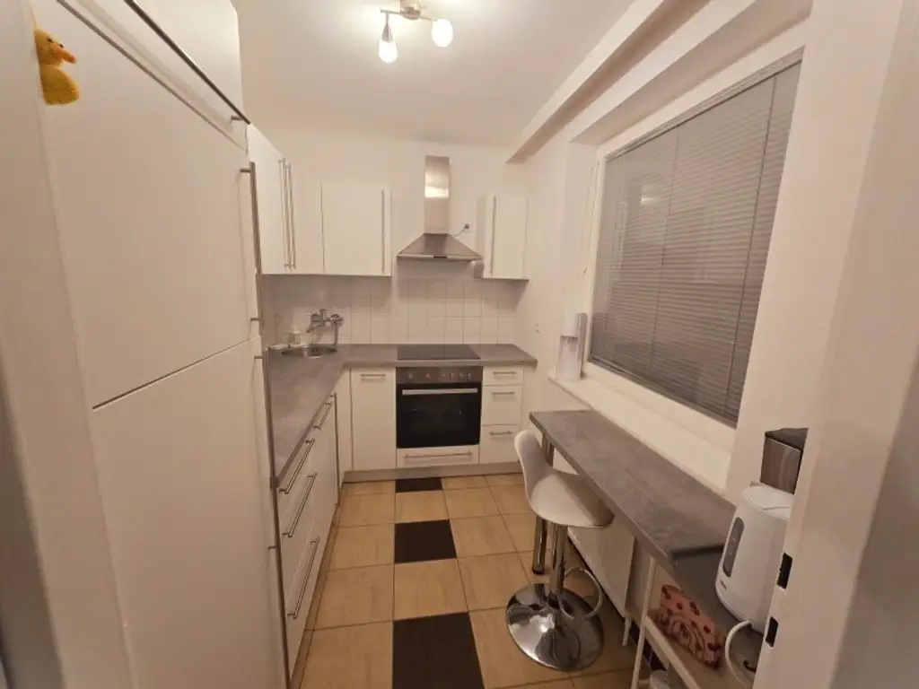 ++ VIS A VIS U1 UND FUßGÄNGERZONE! + NEUBAU+CHARMANTE WOHNUNG MIT GROßER LOGGIA ++