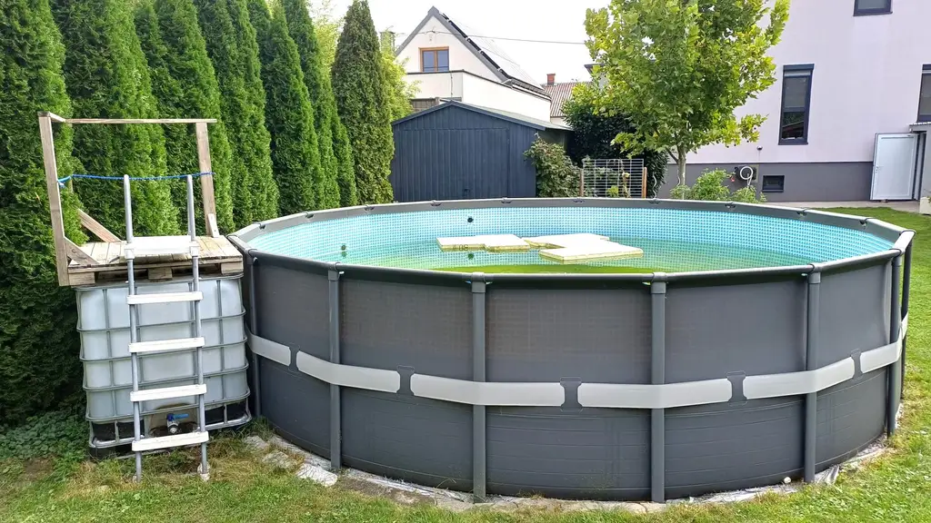 Vollkomfort Einfamilienhaus mit Pool, Sonnenterrasse und großem Garten