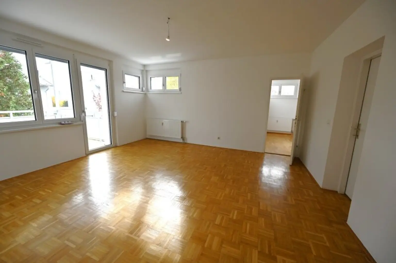 Familienfreundliche Wohnung mit Balkon, Terrasse und Grünblick in Hörsching