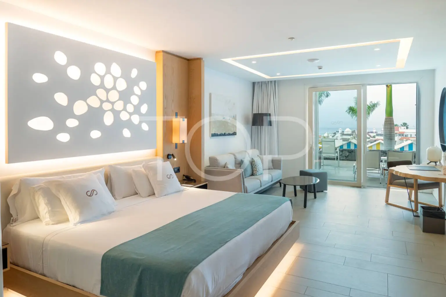 Elegant Junior Suite with terrace and sea views in Corales Beach, La Caleta – Costa Adeje