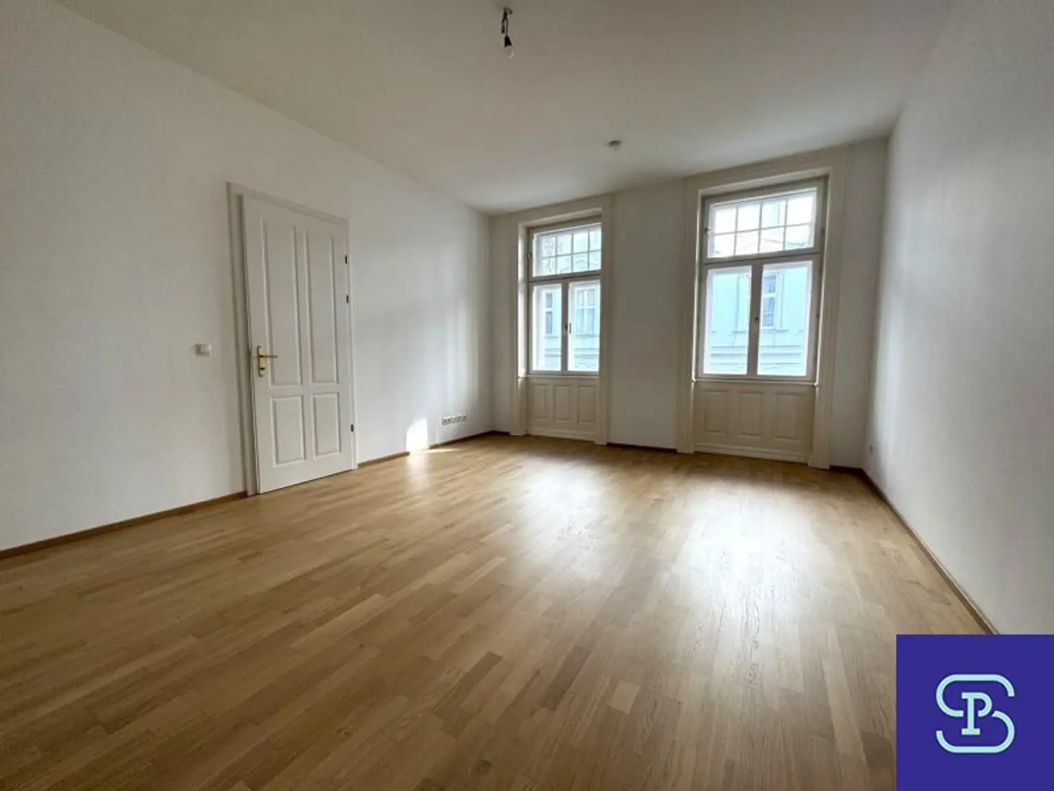 Provisionsfrei: Unbefristeter 98m² Altbau mit 11m² Süd-Loggia und Einbauküche - 1070 Wien!