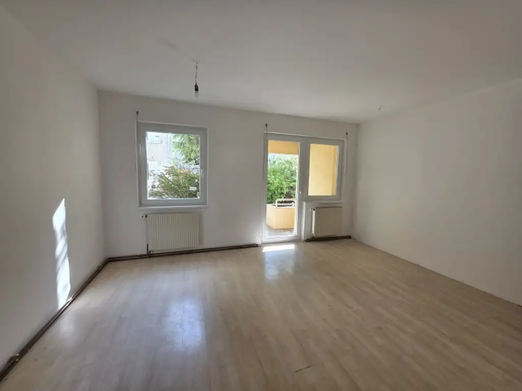 Willkommen in Ihrer GARTENWOHNUNG  3,5 ZIMMER -  inklusive KFZ-STELLPLATZ