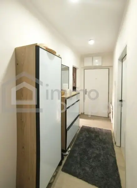 Familienwohnung mit 4 Zimmern im Zentrum mit großer Terrasse / eigene Garage - generalsaniert!