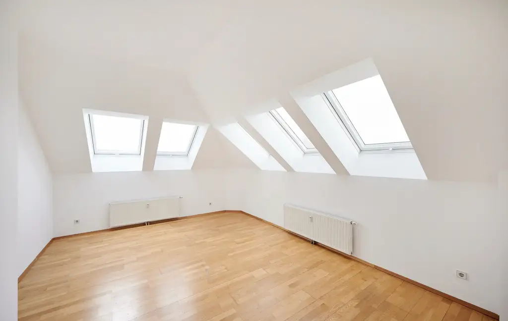 Super geschnittene 2-Zimmer-Wohnung im Dachgeschoss!