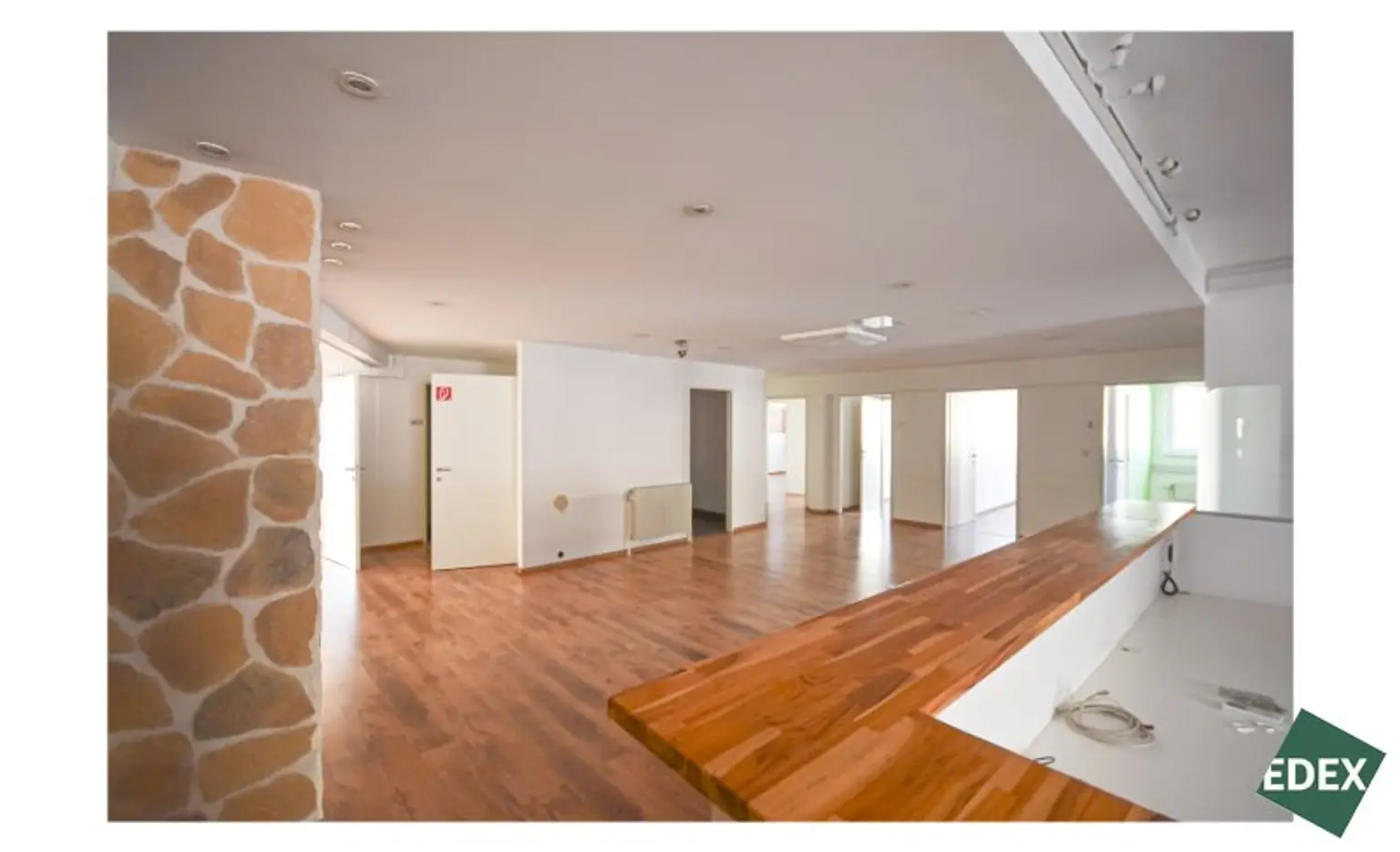 Großflächige Ordination mit guter Anbindung