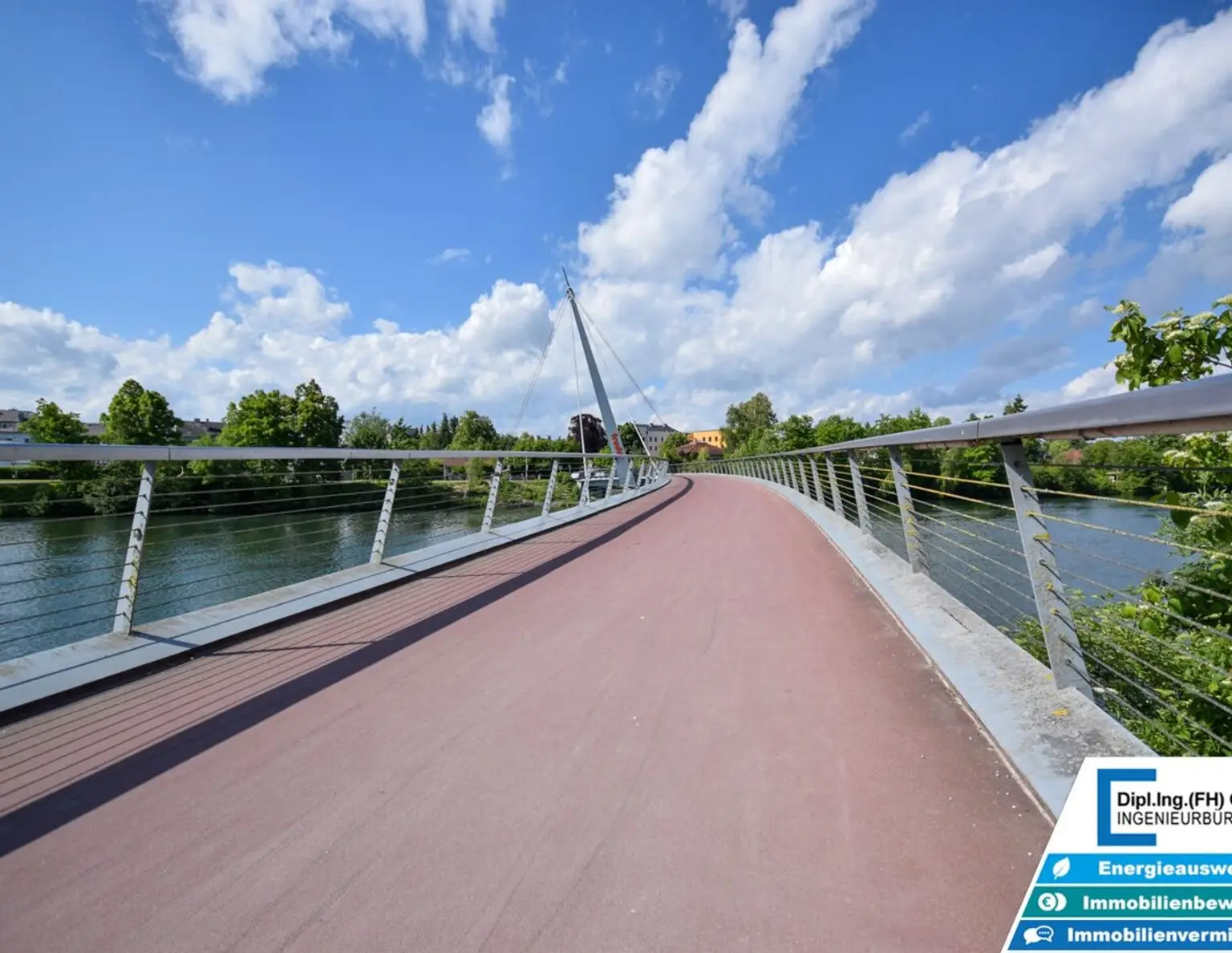 Dachgeschosswohnung in Toplage an der Traun - 3 Zimmer, Loggia & Lift in Thalheim bei Wels