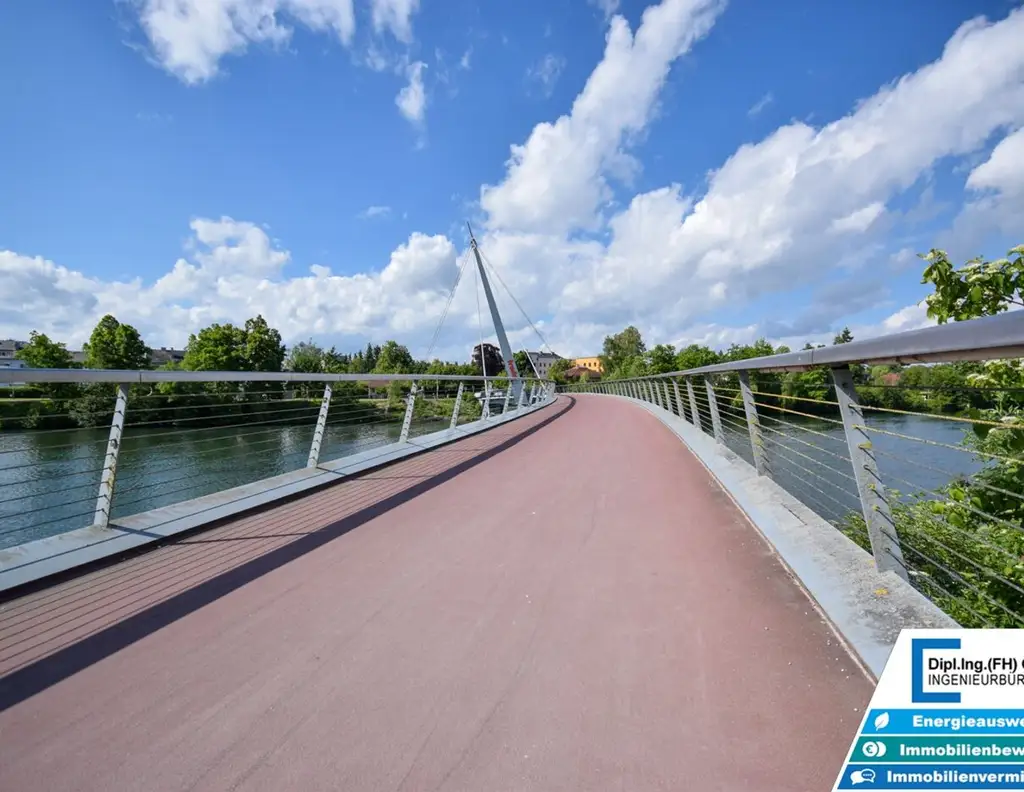 Dachgeschosswohnung in Toplage an der Traun - 3 Zimmer, Loggia & Lift in Thalheim bei Wels