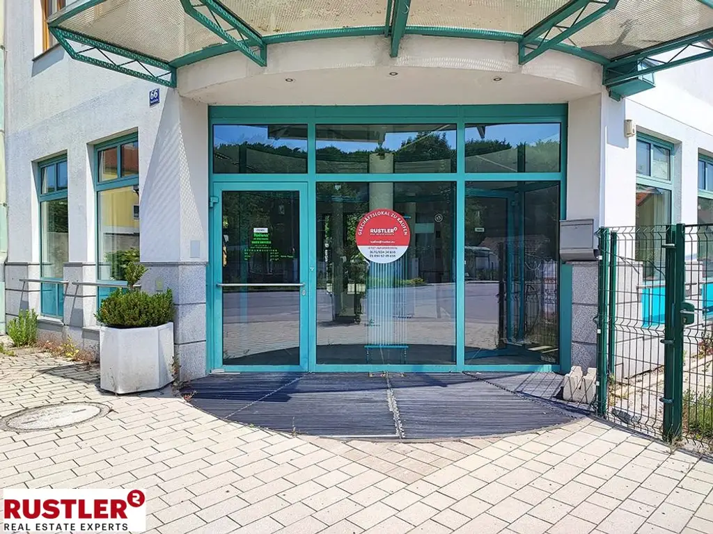 Präsenz an der Hauptstraße – großzügiges Geschäftslokal auf zwei Ebenen