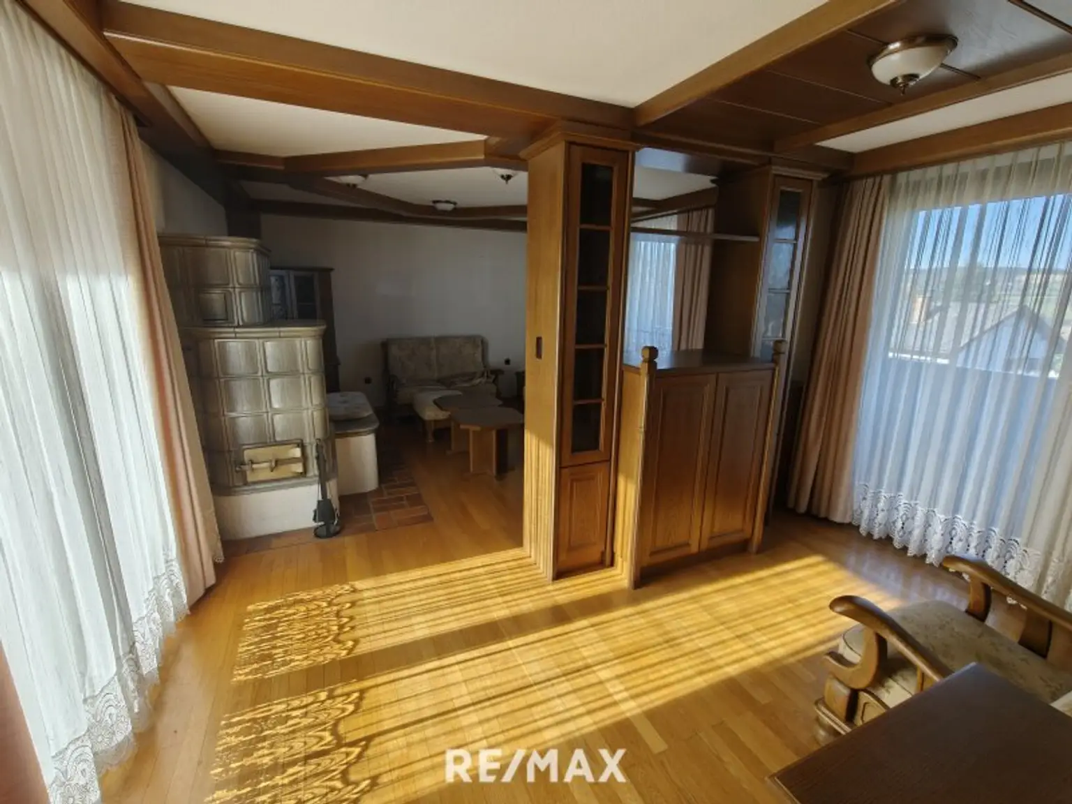 ca. 160m² NFL | Einfamilienhaus im Grünen | große Garage & Keller | Renovierungsbedarf