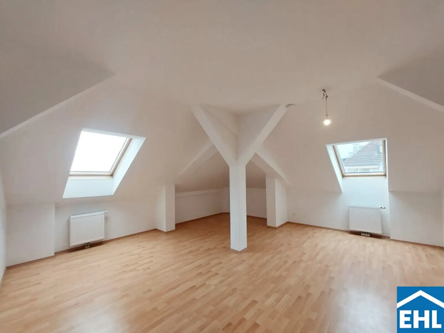 UNBEFRISTET! Großzügige 2,5-Zimmer-Wohnung mit 34m² Dachterrasse in 1050 Wien – Ihr neues Zuhause wartet!