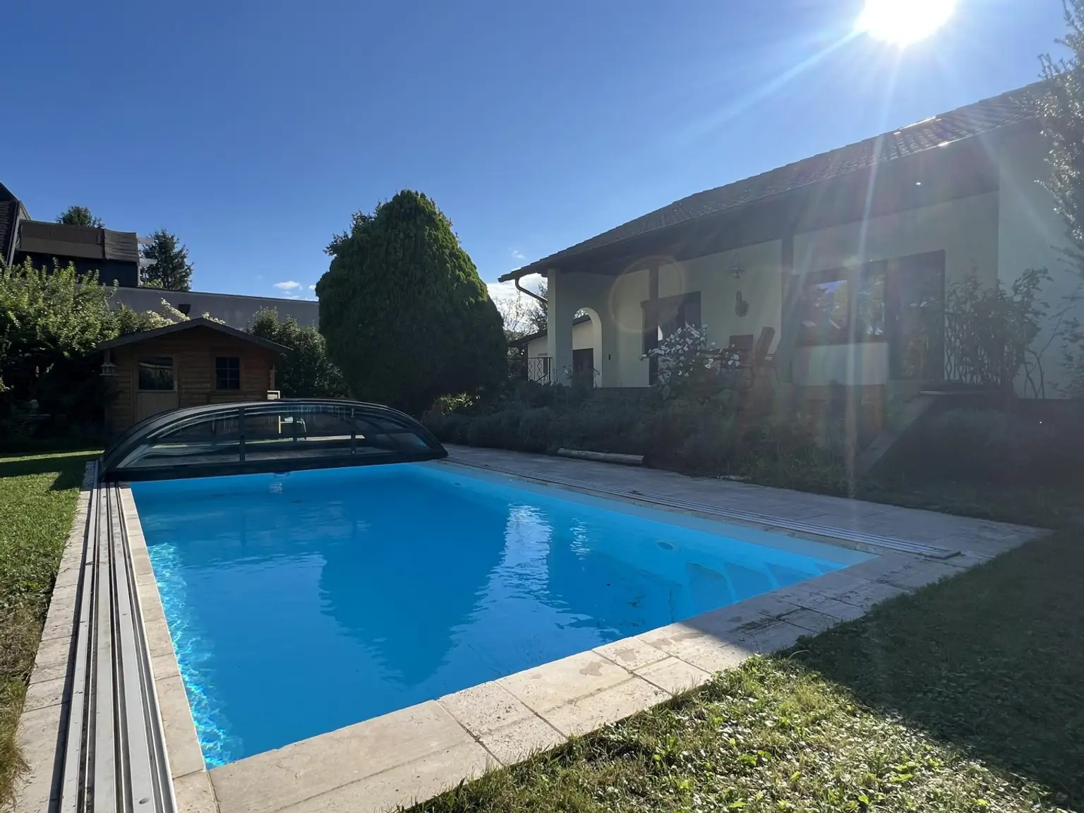"Ein Haus mit Herz – Pool, Garten und Rückzugsort"