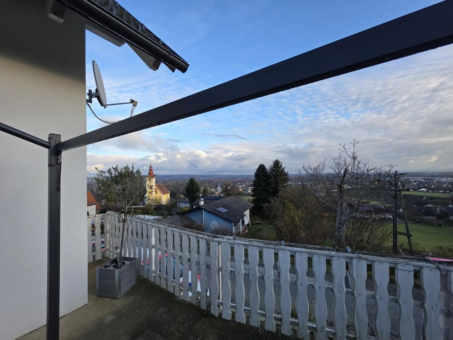 Herrliche Aussichtslage - viel Grund!