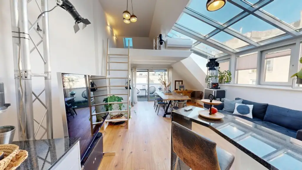 Exklusives, lichtdurchflutetes City-Loft nahe Mariahilferstraße – freier Mietzins