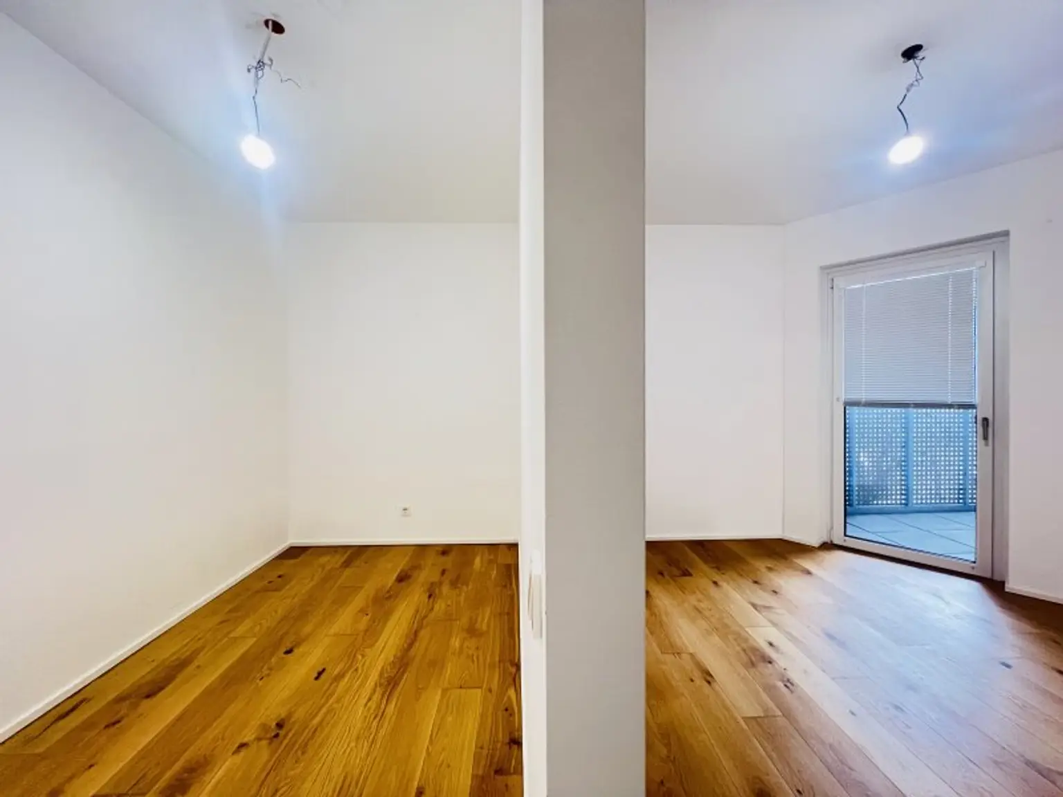 Schlafzimmer mit begehbaren Kleiderschrank