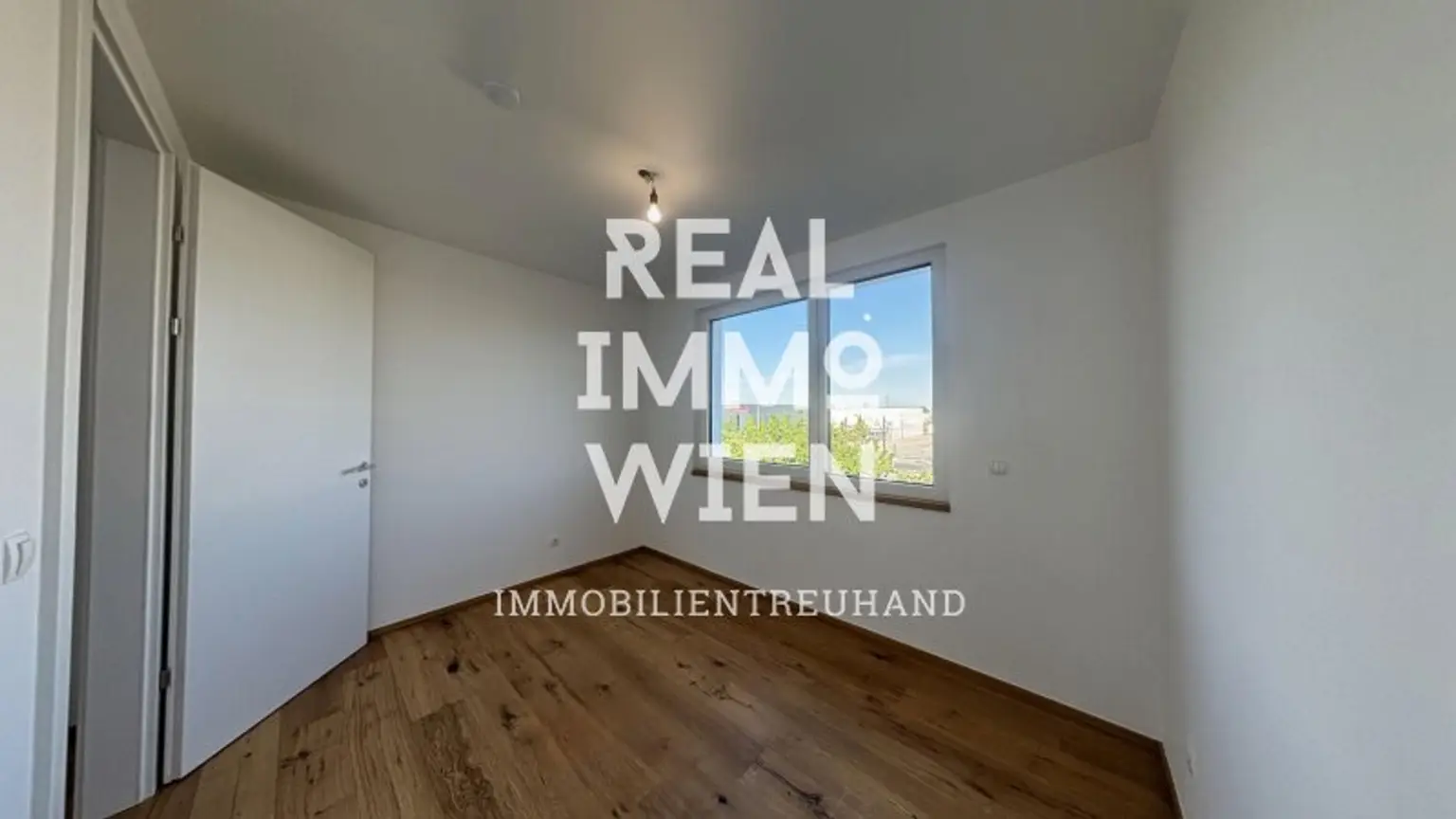 Wunderschöne sonnendurchflutete Wohnung mit Balkon im 23. Bezirk!!! Nähe U6 PERFEKTASTRAẞE!! 360°- 3D Grad Besichtigung
