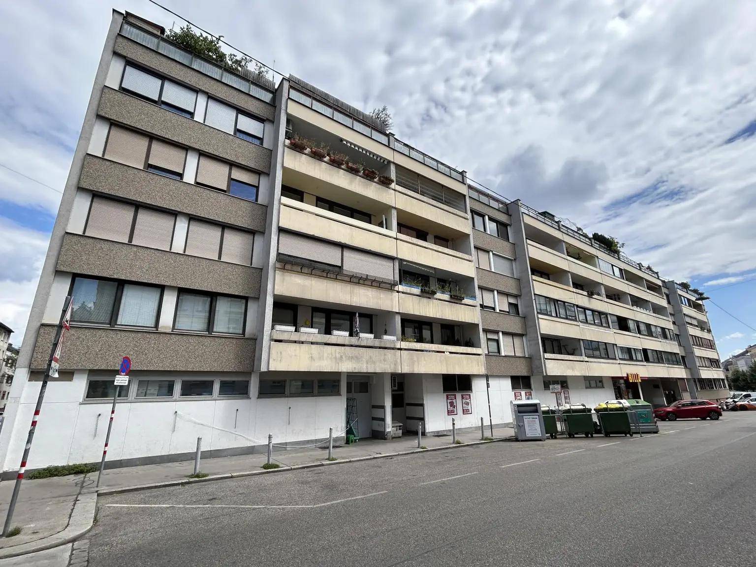 Sonnige 2-Zimmer Loggienwohnung - Modernisierungsbedarf gegeben!