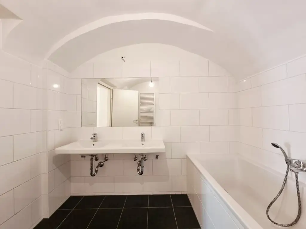 Historischer Charme trifft modernes Wohnen – 2,5-Zimmer-Wohnung in der Rathausgasse