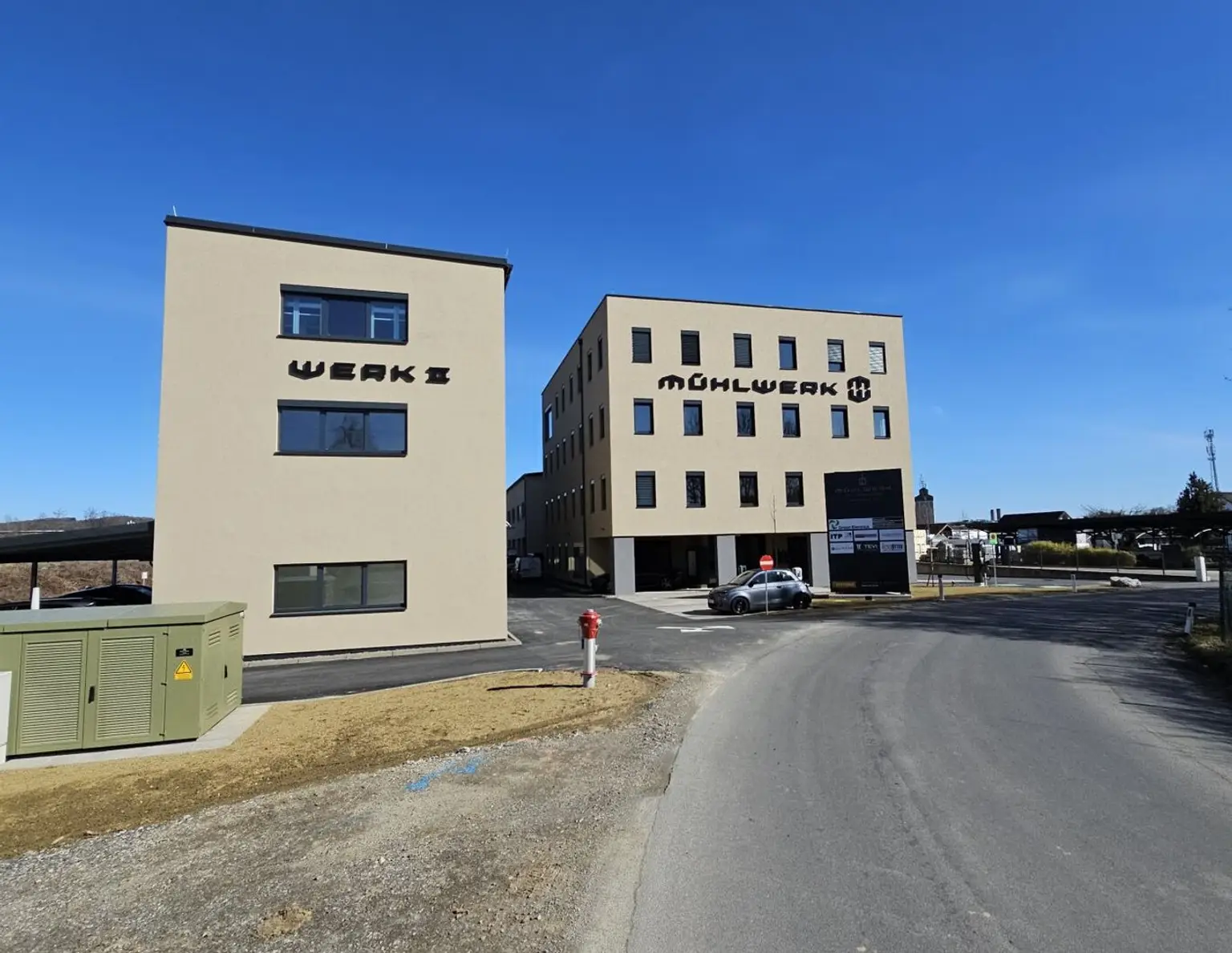 Neubau- Büro mit 59m² -Teeküche, Klimaanlage und 3,5 kWp Photovoltaik im Mietpreis inkludiert, Hallenflächen auch vorhanden, 2 Minuten von der Autobahnabf. Gleisdorf entfernt