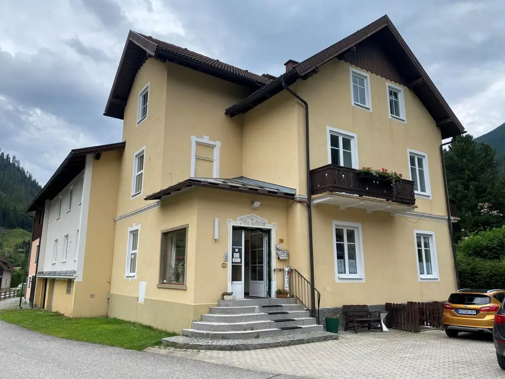 Charmantes Haus mit Ferienwohnungen im Herzen von Mallnitz