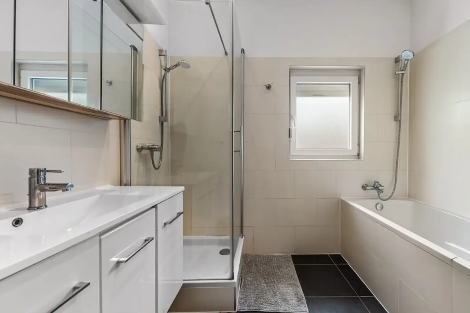 Charmante 3-Zimmer-Dachgeschosswohnung mit Terrasse und Bergblick in Klagenfurt!