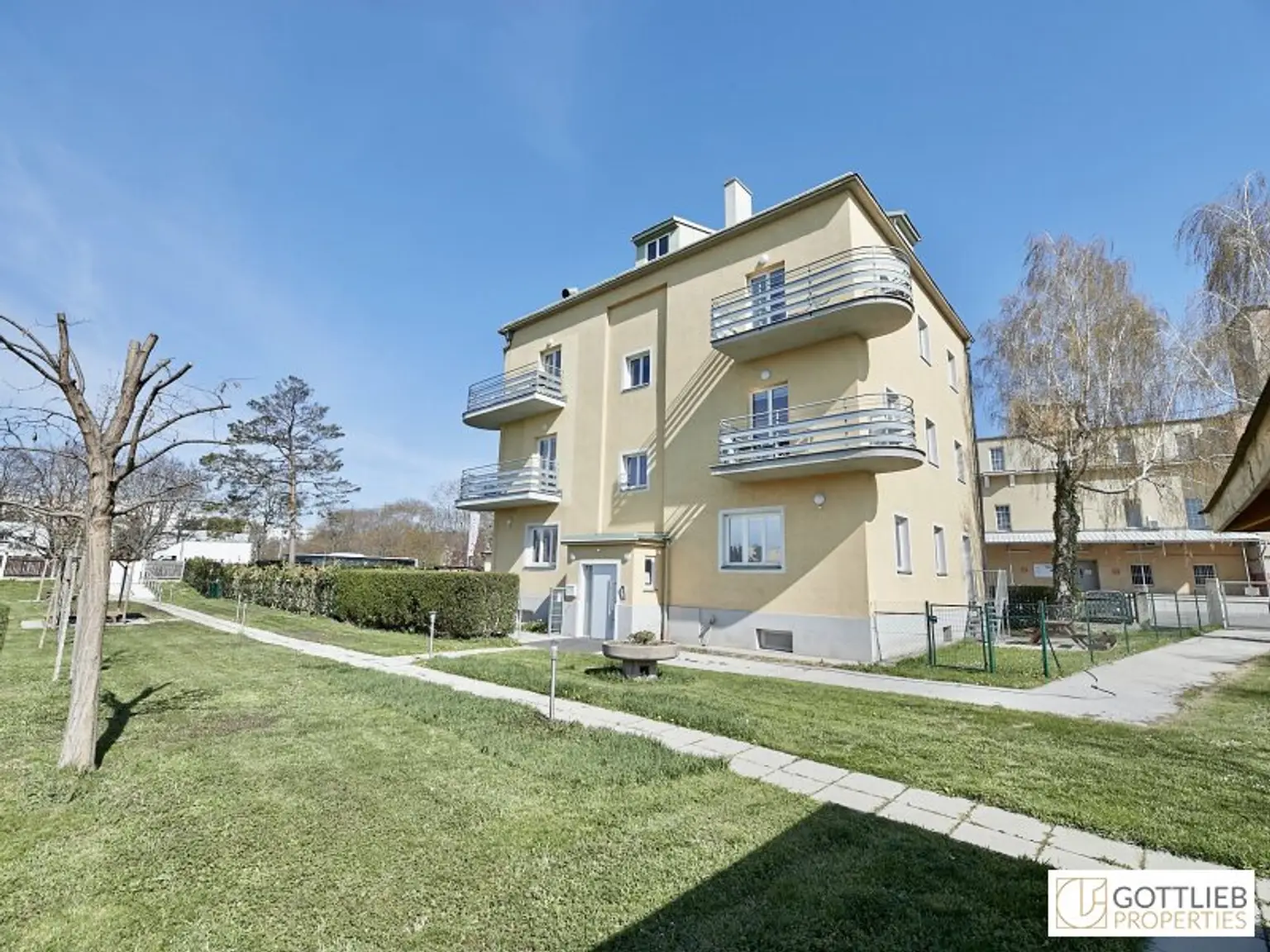 Bestlage Kaiserebersdorf! Sonnige 3-Zimmer-Wohnung mit Balkon, Gartennutzung und Schwimmbiotop